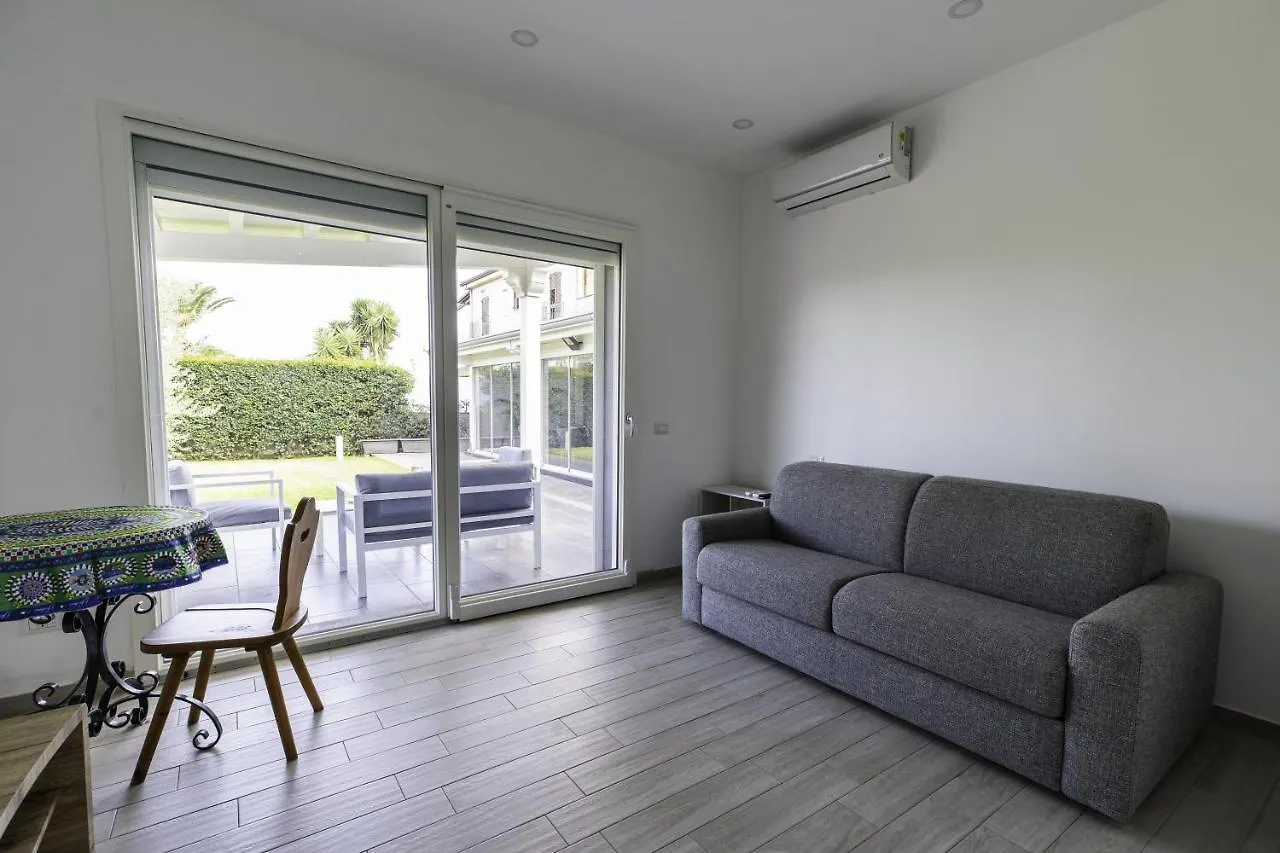 Tropical House Villa San Leonardello 0*,  İtalya