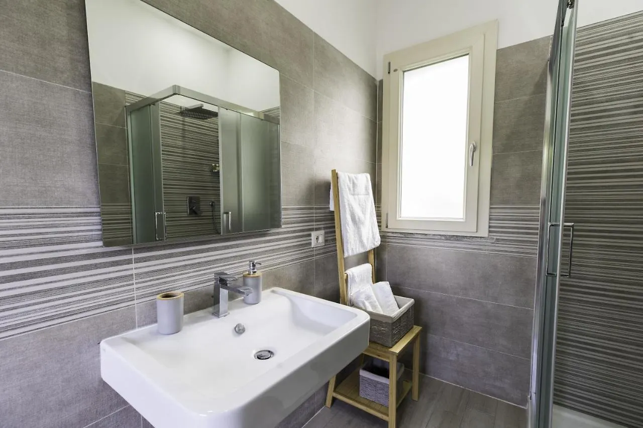 Tropical House Villa San Leonardello Tatil Evi